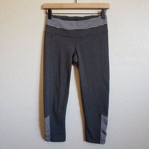 Athleta Striped Cropped Capri Legging Grey Size Womens XS Stretch Yoga Athletic